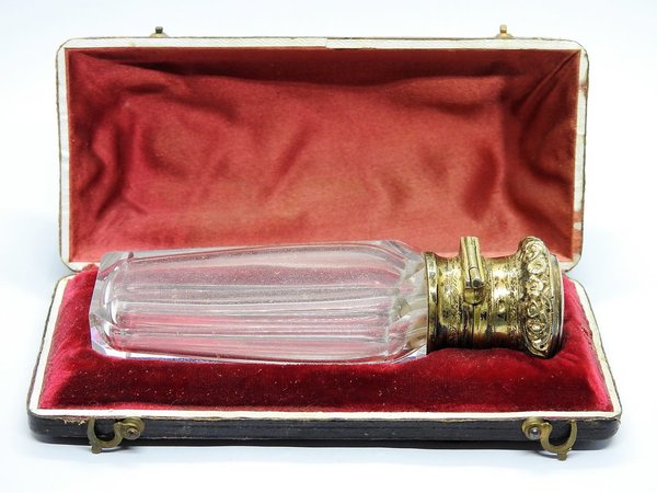 Antikes Parfumflakon im orig. Leder Etui, Frankreich, Silber um 1850, top Zustand, MUSEAL !